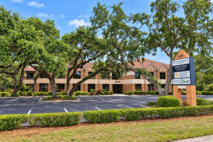 3639 Cortez Rd W, Bradenton, FL à louer - Photo de l’immeuble – Image 3 sur 12