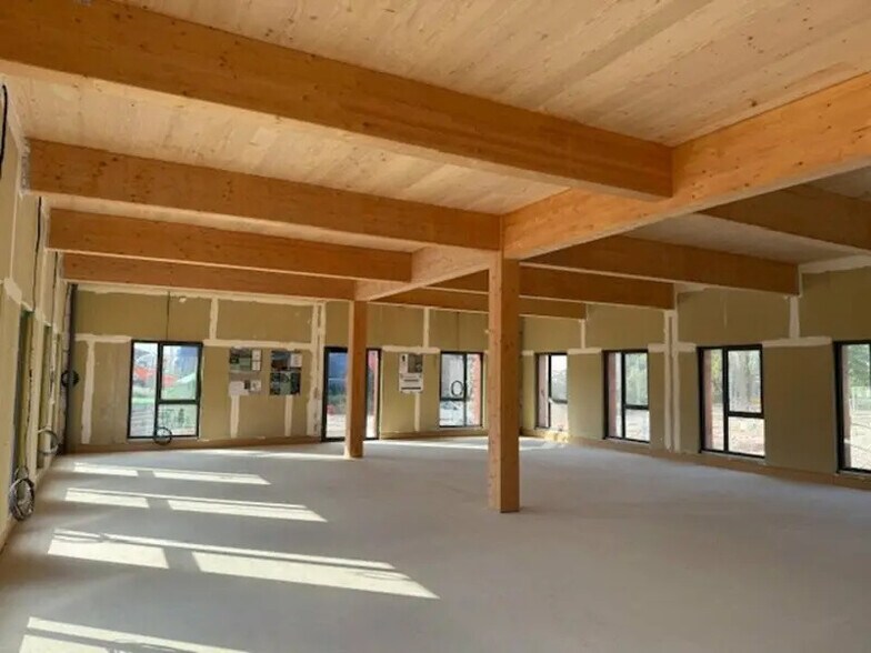 Bureau dans Quetigny à louer - Photo de l’immeuble – Image 2 sur 12