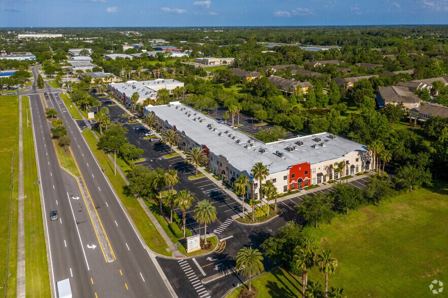 245 Bellagio Cir, Sanford, FL à louer - Photo de l’immeuble – Image 2 sur 16