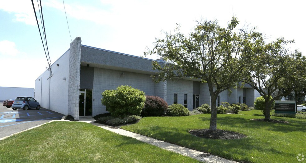 11 Jules Ln, New Brunswick, NJ à louer - Photo de l’immeuble – Image 3 sur 4