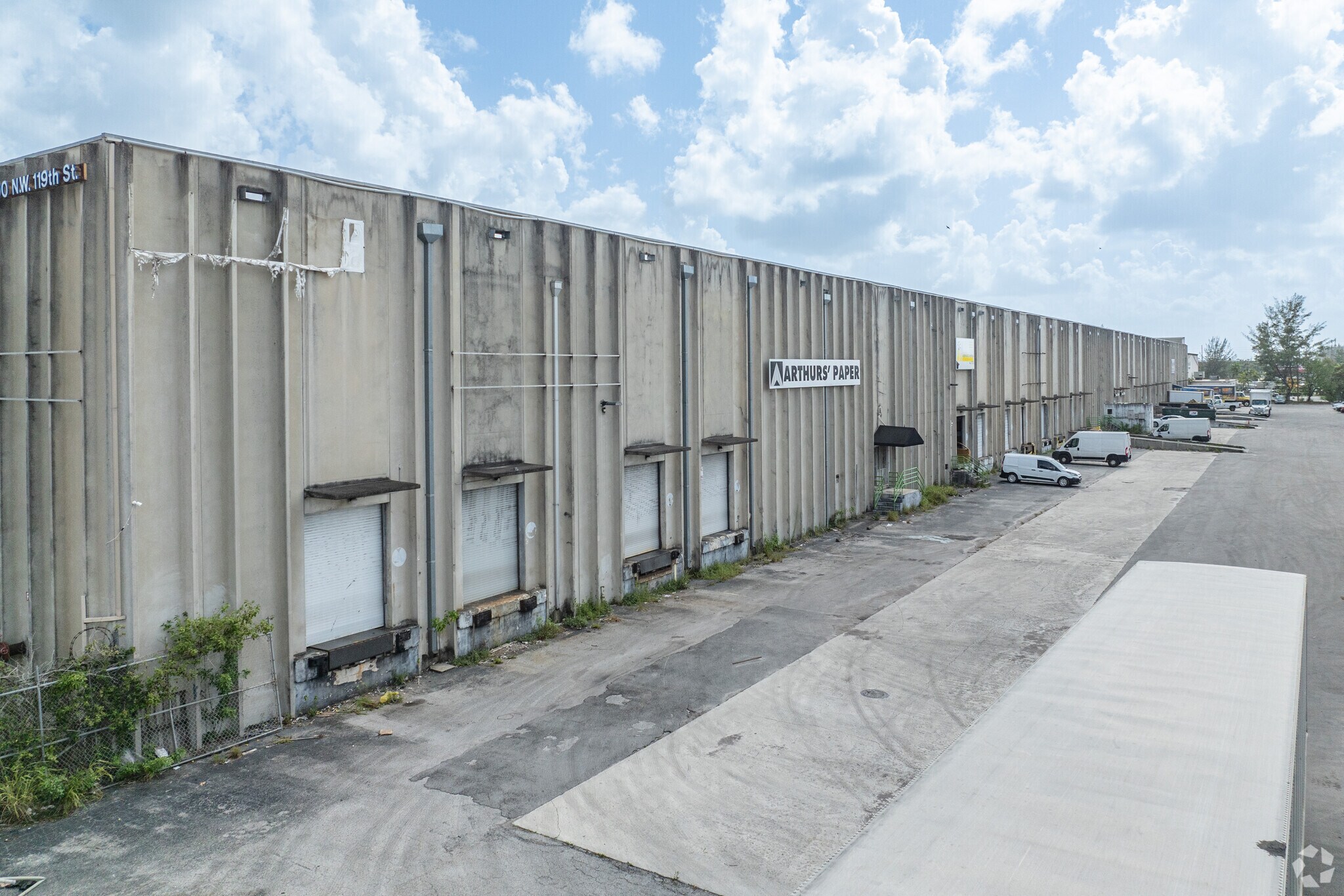 3200 NW 119th St, Miami, FL à louer Photo principale– Image 1 sur 6