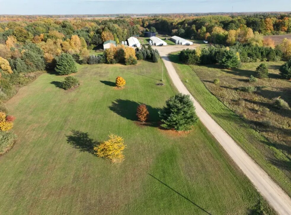 8568 N Holland Rd, Six Lakes, MI à vendre Photo de l’immeuble– Image 1 sur 2