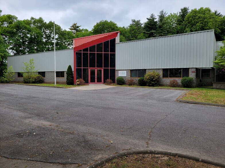 117 W Dudley Town Rd, Bloomfield, CT à louer - Photo de l’immeuble – Image 1 sur 9