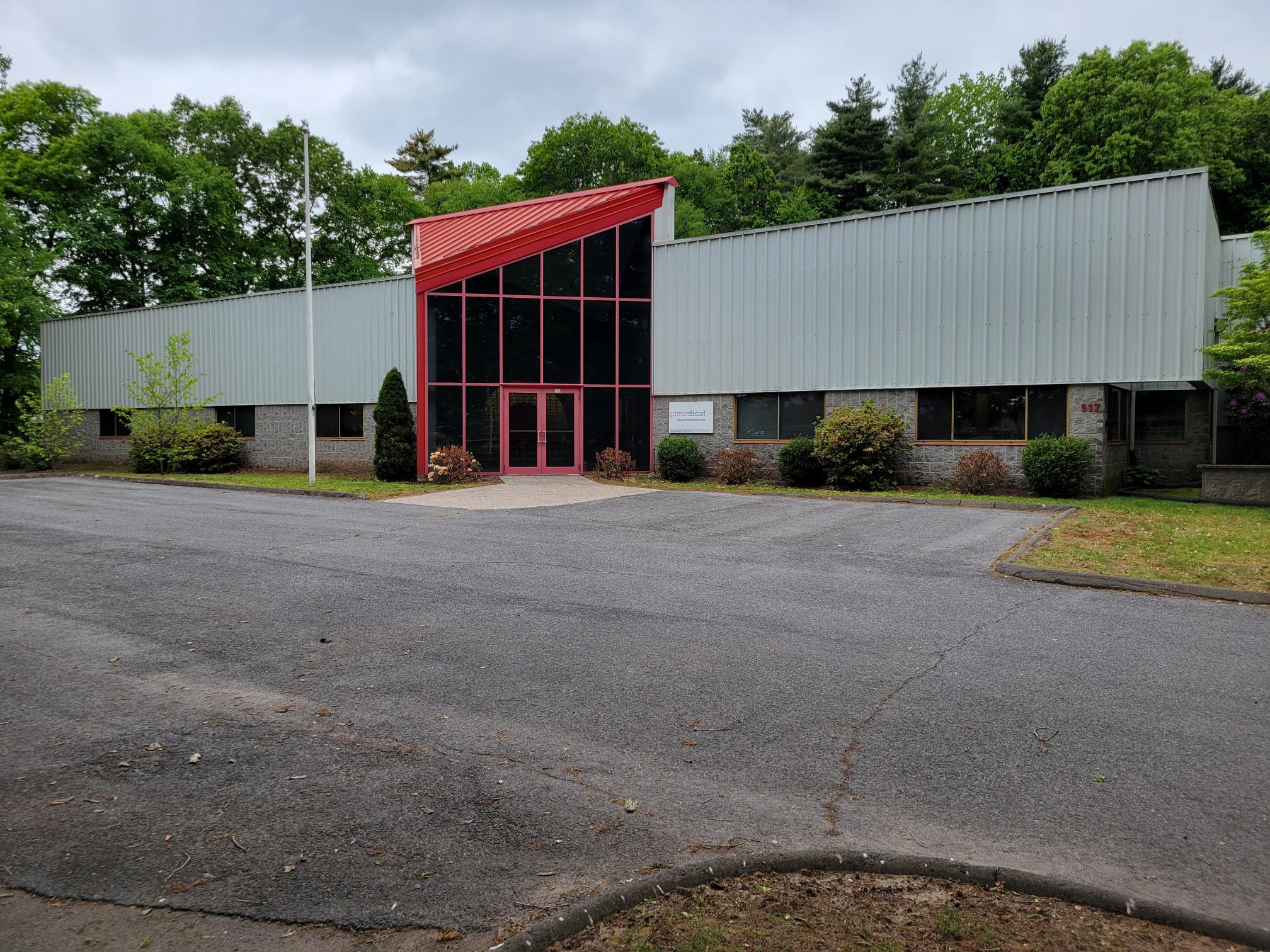 117 W Dudley Town Rd, Bloomfield, CT à louer Photo de l’immeuble– Image 1 sur 9