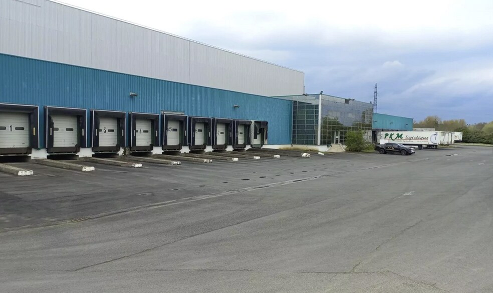 Industriel/Logistique dans Longueil-Sainte-Marie à vendre - Photo principale – Image 1 sur 1