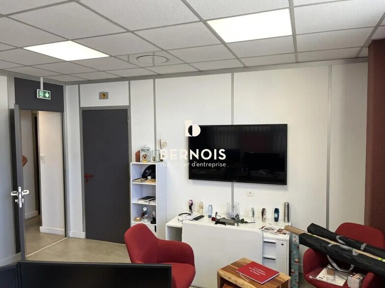 Bureau dans La Garde à louer - Photo de l’immeuble – Image 2 sur 6