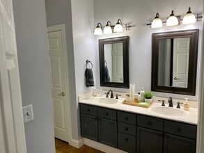 310 Arlington Ave, Charlotte, NC à louer Photo intérieure– Image 1 sur 8