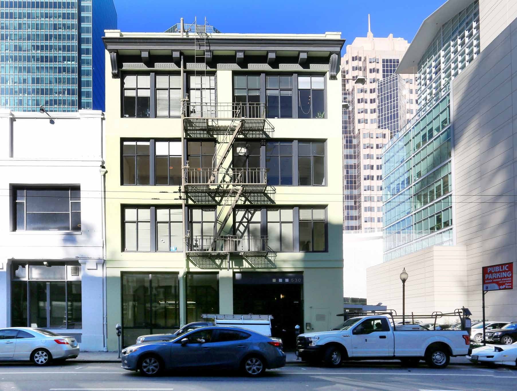 530 Howard St, San Francisco, CA à louer Photo de l’immeuble– Image 1 sur 6