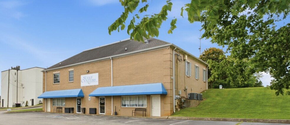 1750 Memorial Dr, Clarksville, TN à louer - Photo de l’immeuble – Image 2 sur 8
