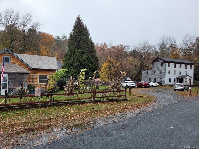12 River Rd, Barryville, NY à vendre - Photo de l’immeuble – Image 2 sur 37