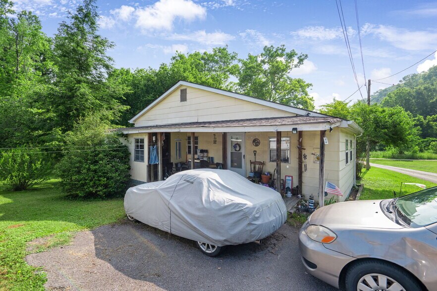 16 Unit Roane County Portfolio portefeuille de 12 biens à vendre sur LoopNet.fr - Photo de l’immeuble – Image 2 sur 22