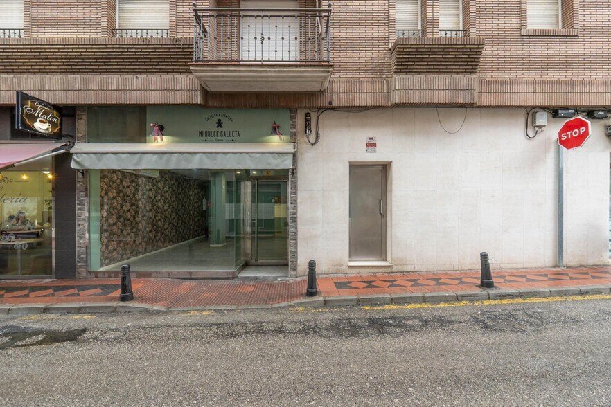 Local commercial dans Armilla, Granada à vendre - Photo de l’immeuble – Image 2 sur 35