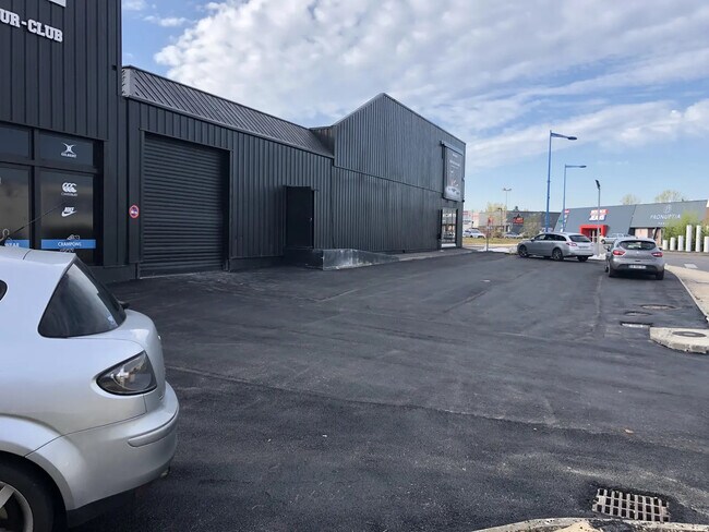 Plus de détails pour Local commercial à louer