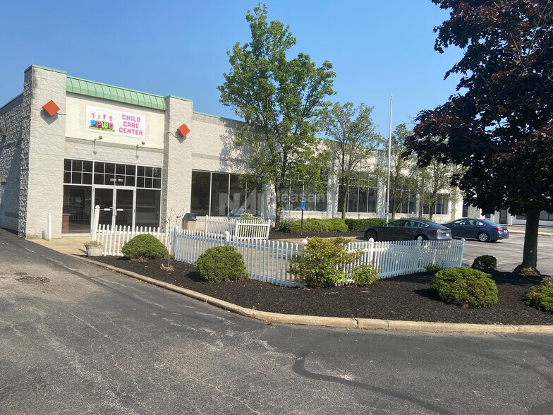 8054 Darrow Rd, Twinsburg, OH à vendre - Photo de l’immeuble – Image 3 sur 5