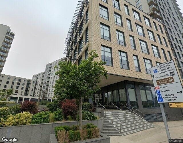 Guildford Rd, Woking à louer - Photo de l’immeuble – Image 3 sur 10