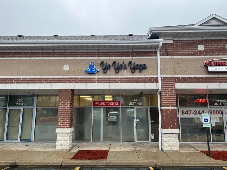 3430 Grand Ave, Gurnee, IL à louer - Photo de l’immeuble – Image 2 sur 5