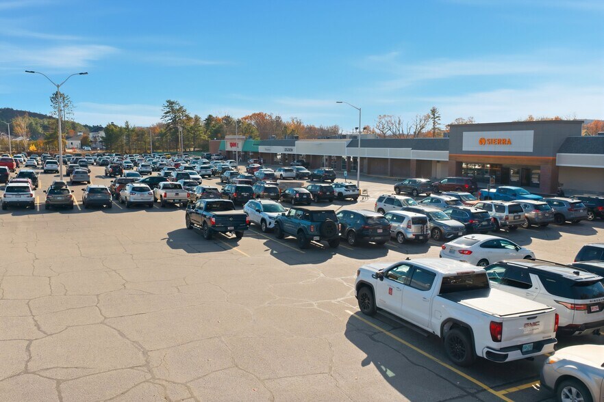 1584 White Mountain Hwy, North Conway, NH à louer - Photo de l’immeuble – Image 1 sur 10