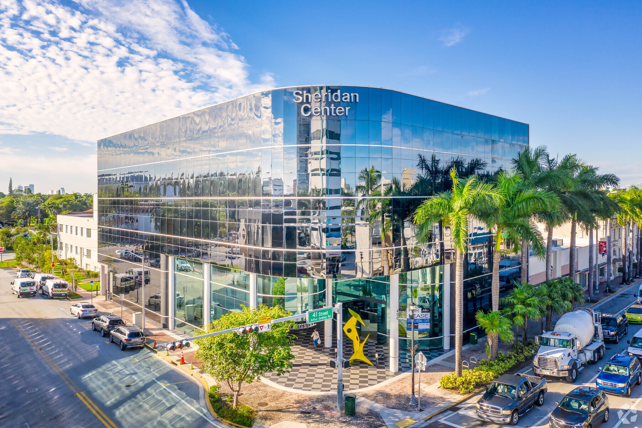 400 Arthur Godfrey Rd, Miami Beach, FL à louer Photo de l’immeuble– Image 1 sur 7