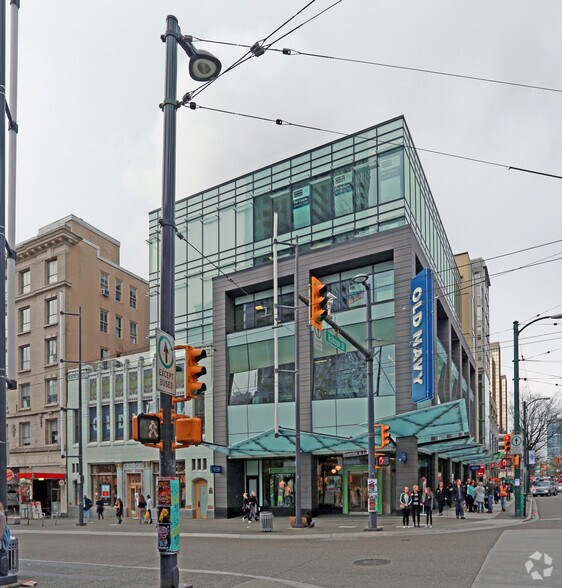 720 Robson St, Vancouver, BC à louer - Photo de l’immeuble – Image 3 sur 7