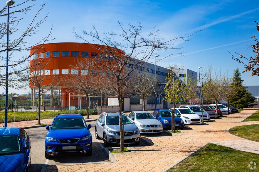 Calle Margarita Salas, 6, Leganés, Madrid à louer - Photo de l’immeuble – Image 3 sur 6