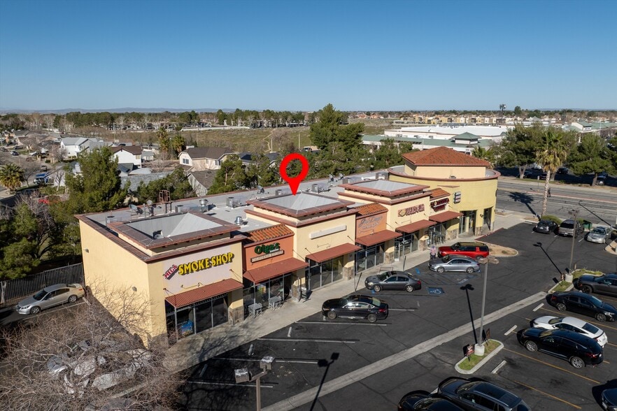30th St W, Lancaster, CA à louer - Photo principale – Image 1 sur 11