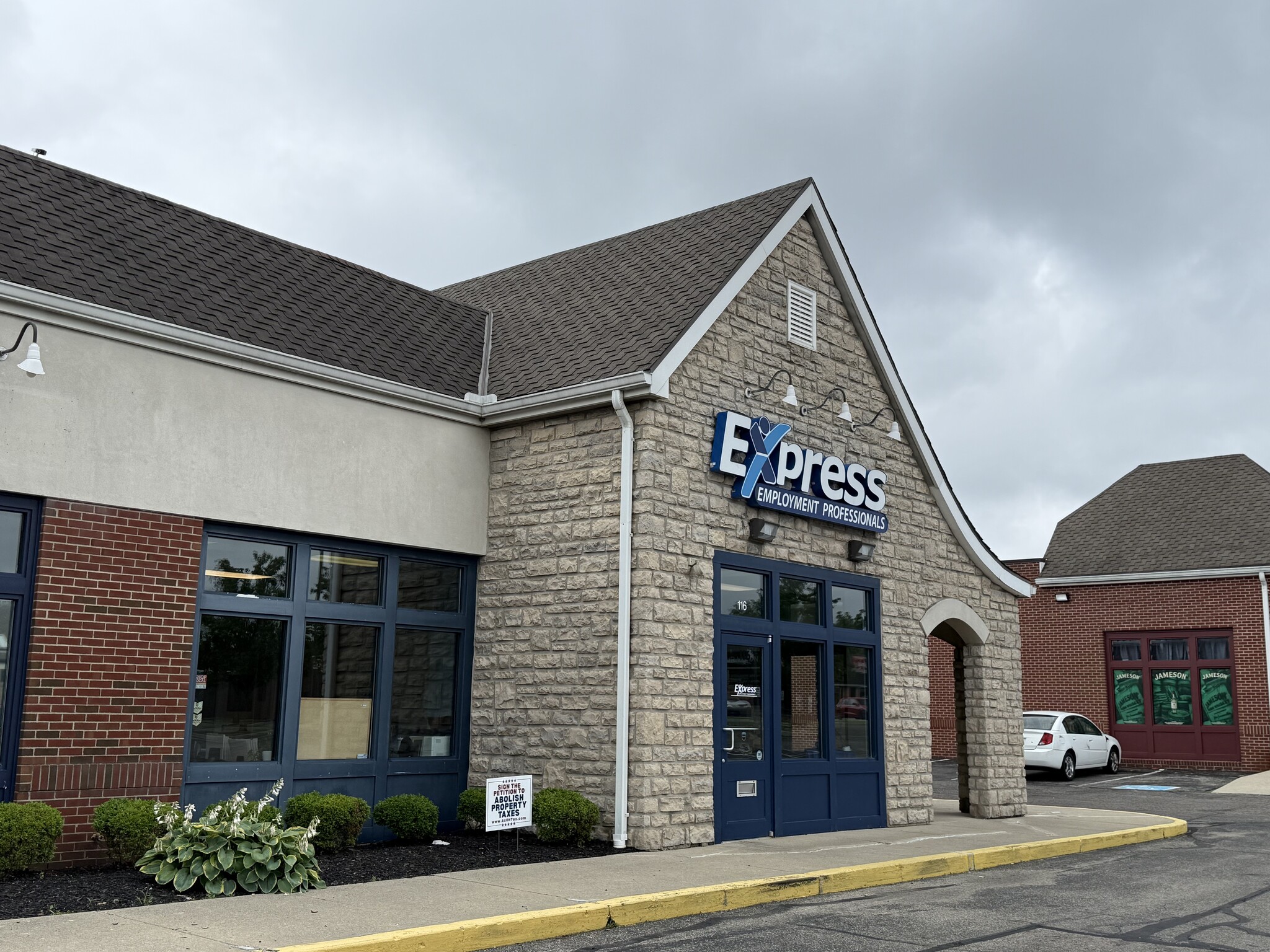 2200 N Limestone St, Springfield, OH à louer Photo intérieure– Image 1 sur 3