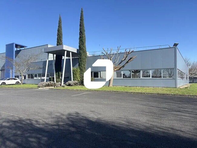 Plus de détails pour Bureau, Industriel/Logistique à louer