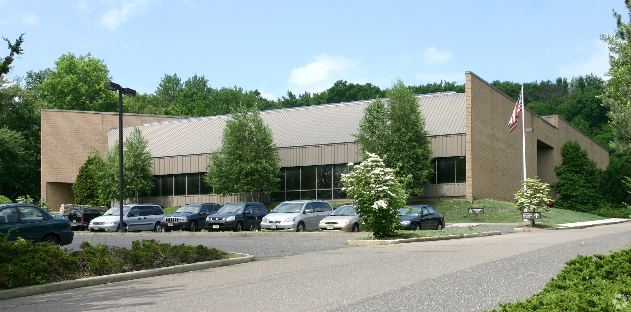 500 Corporate Dr, Mahwah, NJ à louer Photo de l’immeuble– Image 1 sur 12