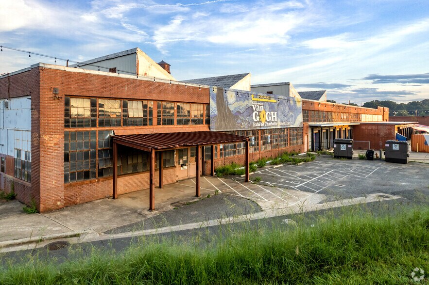 1801 N Graham St, Charlotte, NC à louer - Photo principale – Image 1 sur 2