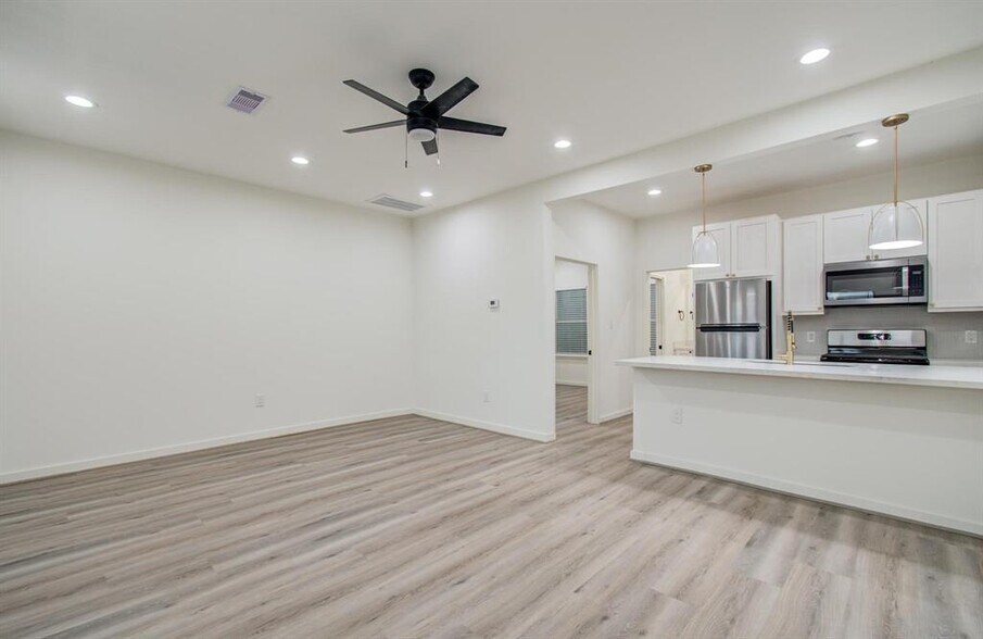 4006 Navigation Blvd, Houston, TX à louer - Photo de l’immeuble – Image 3 sur 21