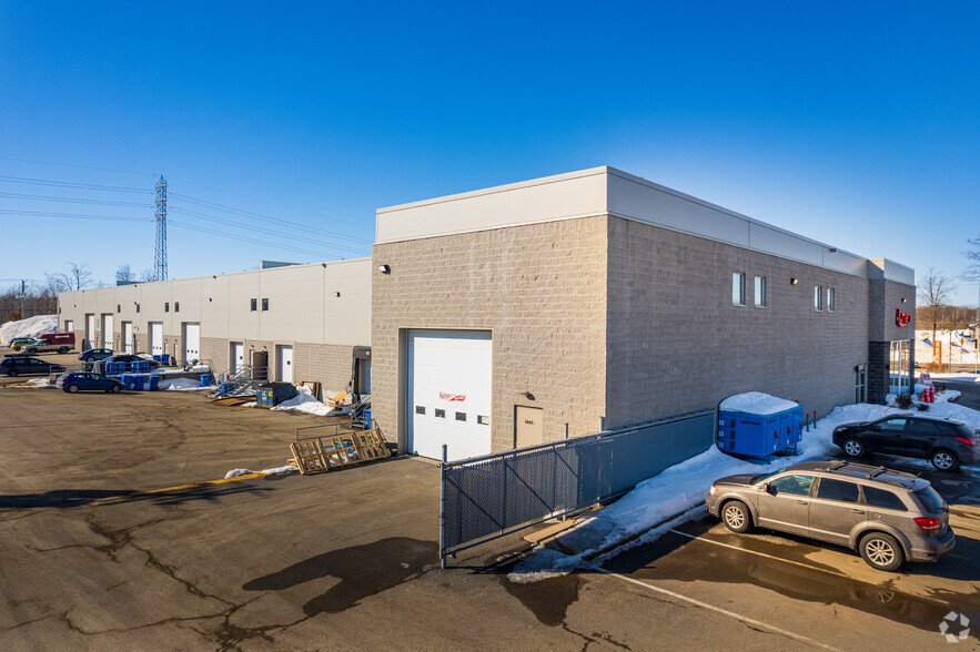 3665-3701 Boul De La Cite-Des-Jeunes, Vaudreuil-dorion, QC à louer - Photo de l’immeuble – Image 3 sur 12
