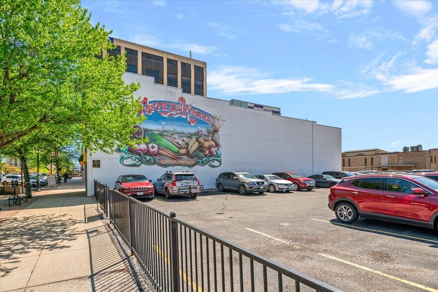 406 E Adams St, Springfield, IL à vendre - Photo de l’immeuble – Image 3 sur 17