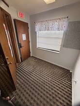 3703-3709 Commercial Way, Spring Hill, FL à louer Photo intérieure– Image 2 sur 6