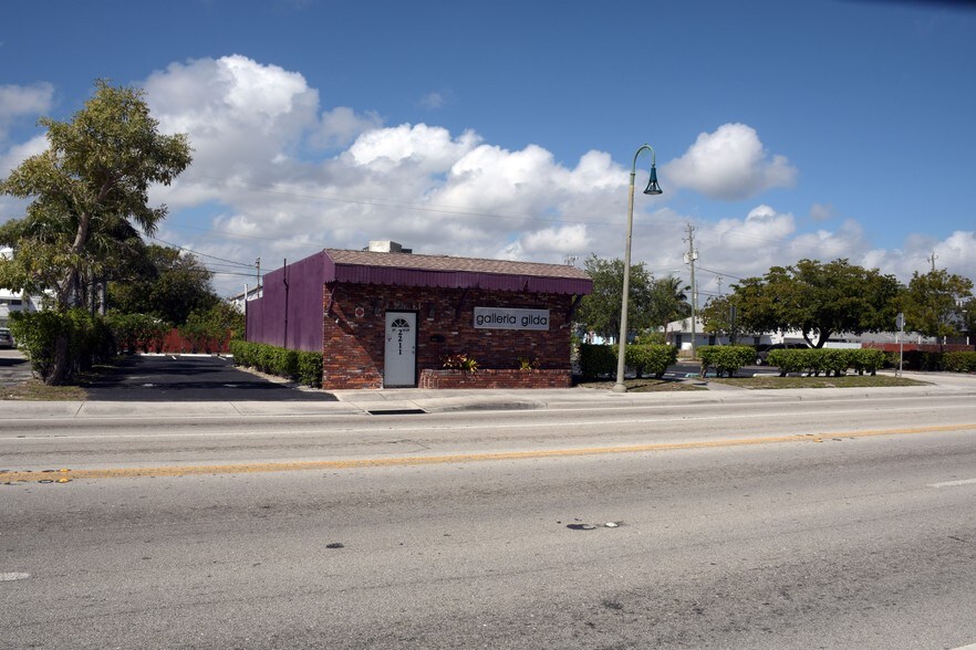 2211 N Dixie Hwy, Lake Worth, FL à louer - Photo de l’immeuble – Image 3 sur 38