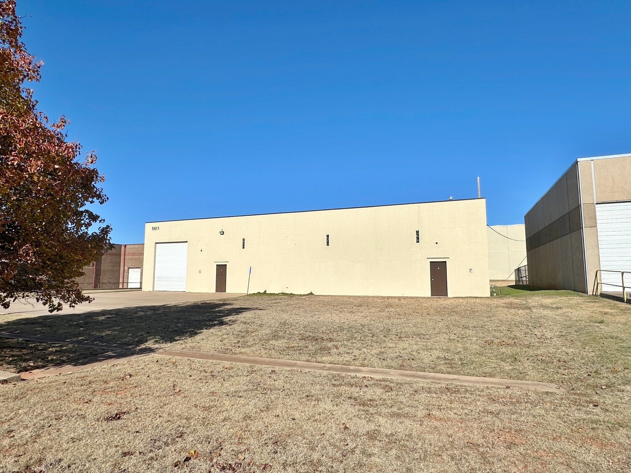 5611 SW 38th St, Oklahoma City, OK à louer Photo principale– Image 1 sur 6
