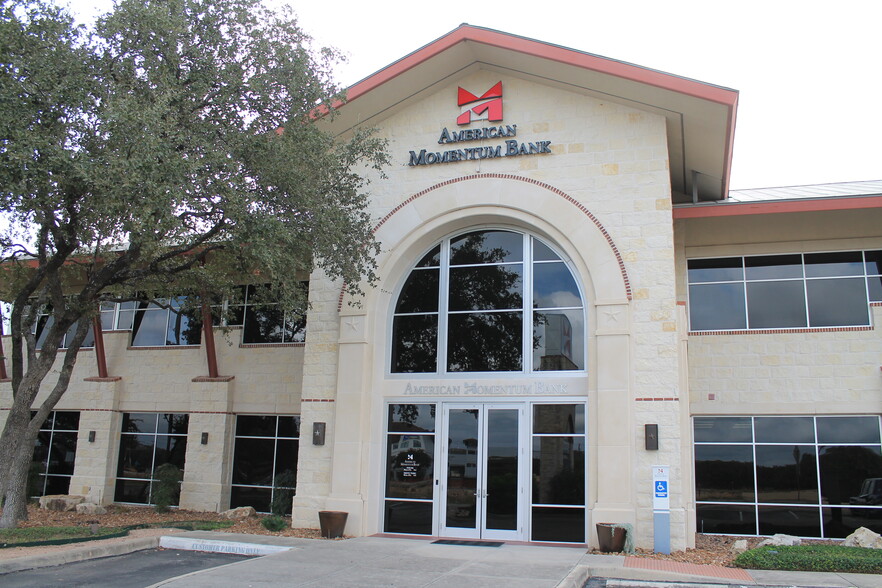 2526 N Loop 1604, San Antonio, TX à louer - Photo de l’immeuble – Image 2 sur 10