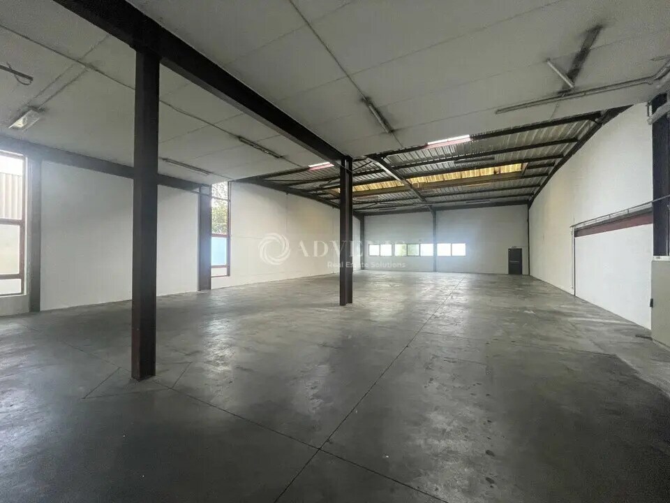 Local d’activités dans Le Blanc-Mesnil à louer Photo de l’immeuble– Image 1 sur 8