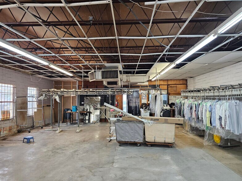 8309-8323 McCullough Ave, San Antonio, TX à louer - Photo de l’immeuble – Image 2 sur 6