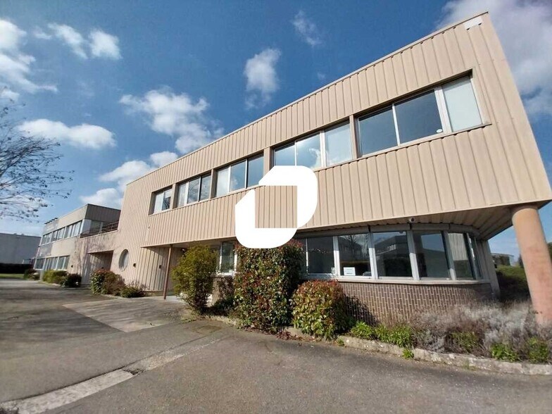 Bureau dans Les Clayes-sous-Bois à louer - Photo de l’immeuble – Image 1 sur 13
