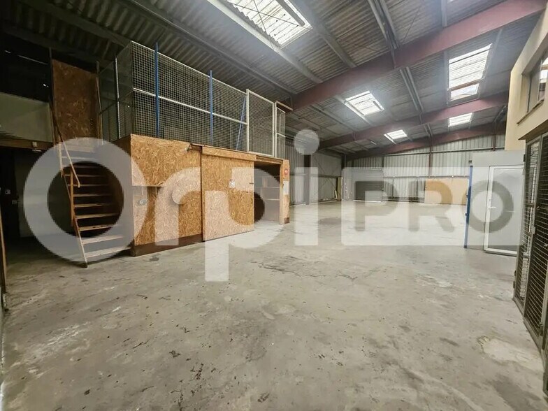 Local d'activités dans Muizon à vendre - Photo intérieure – Image 2 sur 12