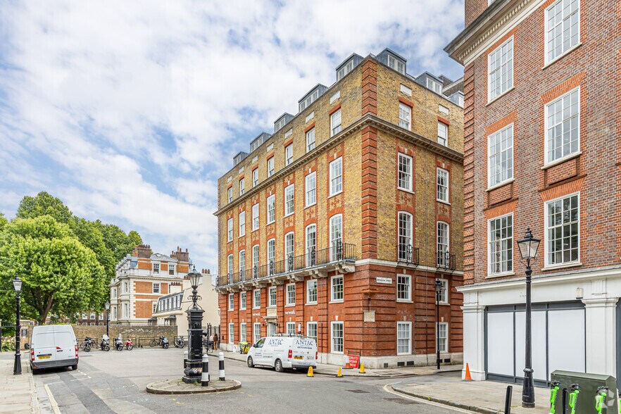 52 Bedford Row, Londres à louer - Photo de l’immeuble – Image 3 sur 4