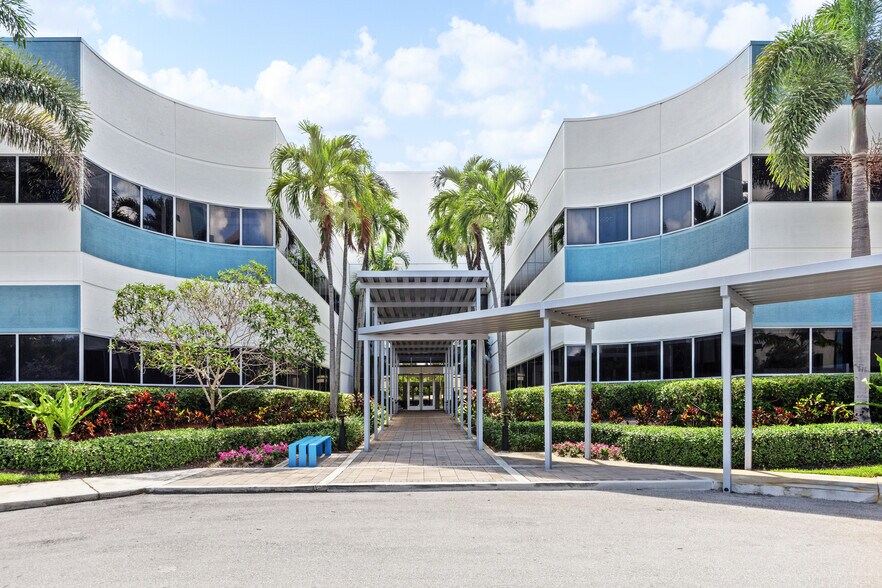 5201 Congress Ave, Boca Raton, FL à louer - Photo de l’immeuble – Image 2 sur 9