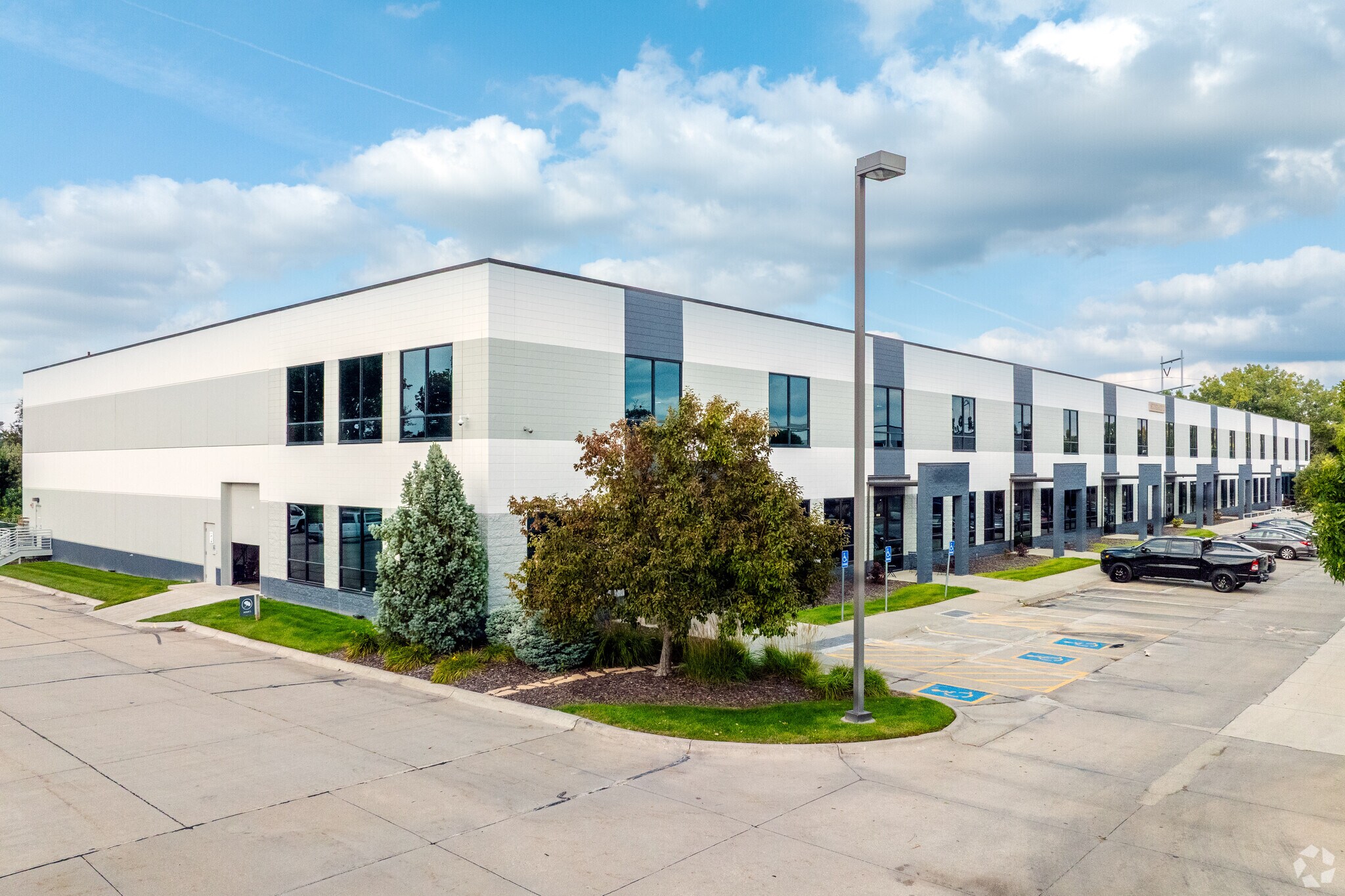 11720-11734 Stonegate Cir, Omaha, NE à vendre Photo principale– Image 1 sur 1