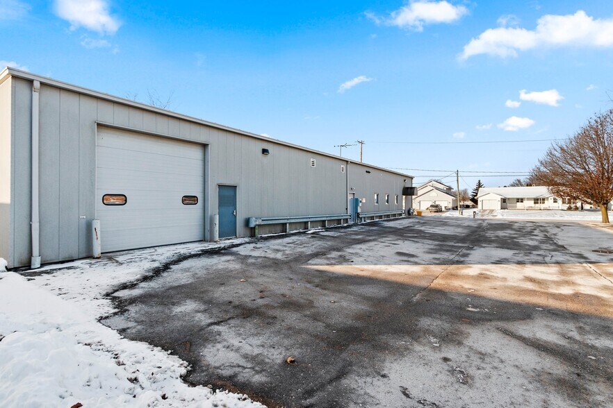 3420 Dewey St, Manitowoc, WI à louer - Photo de l’immeuble – Image 3 sur 36