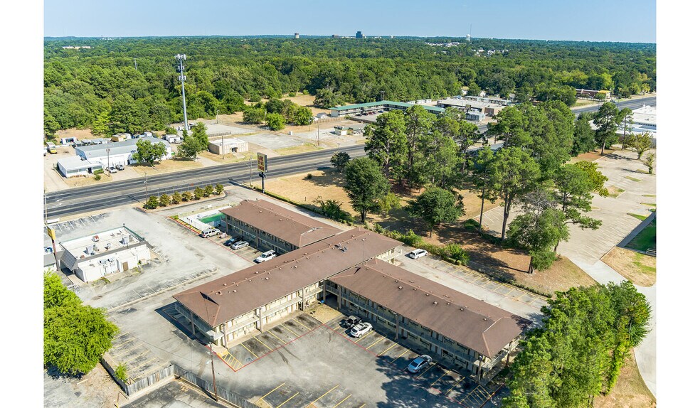 3236 W Gentry Pkwy, Tyler, TX à vendre - Photo de l’immeuble – Image 3 sur 6