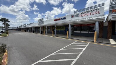 4705-4773 NW 183rd St, Miami Gardens, FL à louer Photo de l’immeuble– Image 2 sur 7
