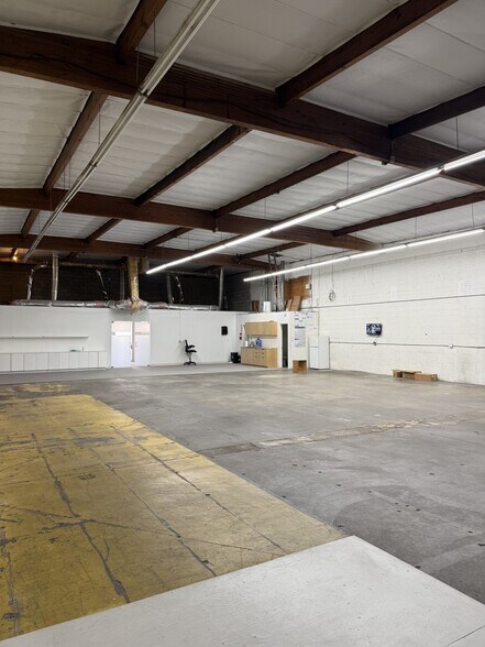 13011 S Broadway, Los Angeles, CA à louer - Photo de l’immeuble – Image 3 sur 8