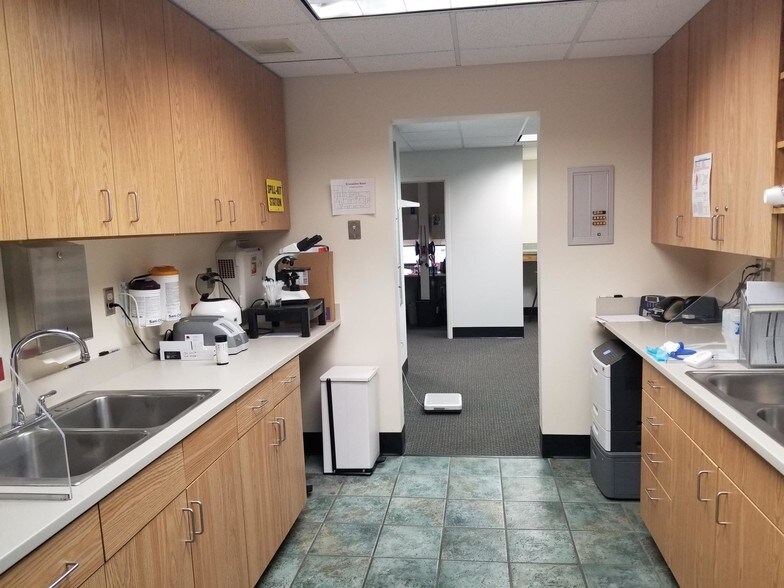 420 Whitehall Rd, Muskegon, MI à louer - Photo intérieure – Image 2 sur 8