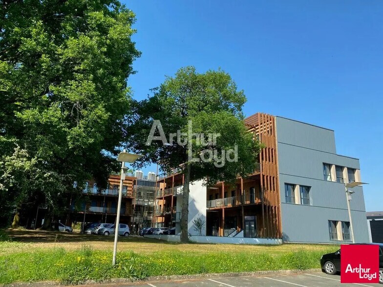 Bureau dans Beaucouzé à louer - Photo de l’immeuble – Image 1 sur 4