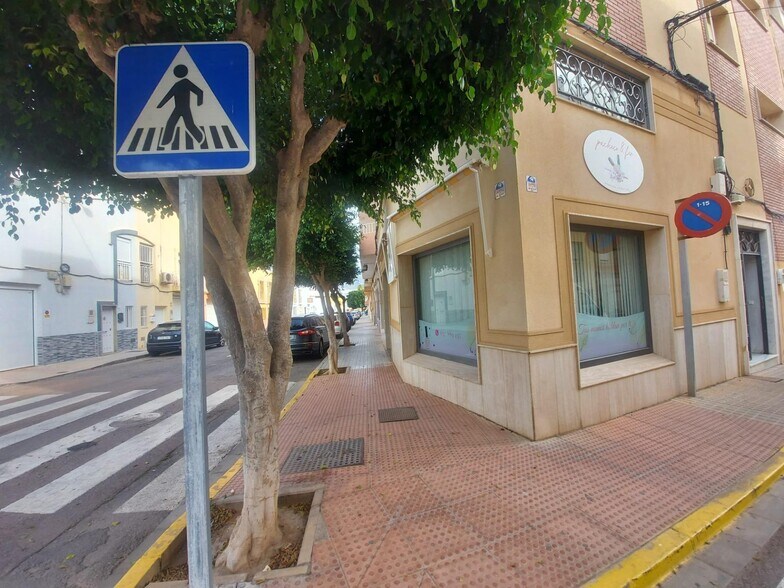 Calle Suiza, 1, El Ejido, Almería à louer - Photo de l’immeuble – Image 3 sur 12